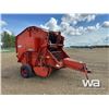 Image 2 : MASSEY FERGUSON 1560 ROUND BALER