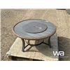 Image 2 : PATIO TABLE