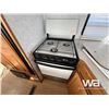 Image 14 : 2000 KOMFORT 26 FT. T/A 5TH WHEEL TRAVEL TRAILER