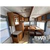 Image 9 : 2000 KOMFORT 26 FT. T/A 5TH WHEEL TRAVEL TRAILER