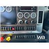 Image 18 : 2023 WESTERN STAR 49X TRI DRIVE DUMP TRUCK