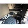 Image 26 : 2015 IHC PROSTAR T/A SLEEPER TRUCK TRACTOR