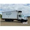 Image 2 : 2004 INTERNATIONAL DT530 T/A REEFER VAN TRUCK