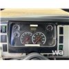 Image 13 : 2001 FREIGHTLINER FL70 S/A FLATBED TRUCK
