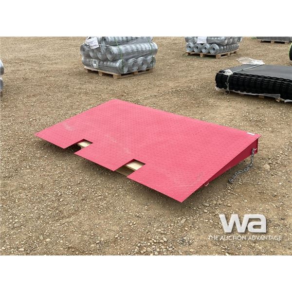 7 FT. SHIPPING CONTAINER RAMP