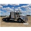 Image 2 : 2011 KENWORTH T800 T/A SLEEPER WINCH TRACTOR