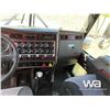 Image 8 : 2007 KENWORTH T800B TRI-DRIVE SLEEPER TRUCK