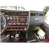 Image 8 : 2013 KENWORTH T800 T/A SLEEPER TRUCK TRACTOR