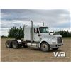 Image 2 : 2004 INTERNATIONAL 9400 T/A SLEEPER TRUCK TRACTOR