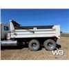 Image 25 : 1998 KENWORTH T800B T/A DUMP TRUCK
