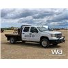 Image 2 : 2014 GMC 3500HD CREW CAB FLATBED TRUCK