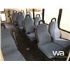 Image 15 : 2001 FORD E450 CUTAWAY HANDICAP TRANSPORT