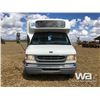 Image 2 : 2001 FORD E450 CUTAWAY HANDICAP TRANSPORT