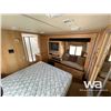 Image 17 : 2005 FLEETWOOD DISCOVERY S/A MOTORHOME