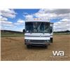 Image 2 : 2000 WINNEBAGO ADVENTURER 35 FT. MOTORHOME