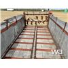 Image 8 : IHC 275 T/A MANURE SPREADER