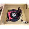 Image 6 : VICTROLA RECORD PLAYER & SPEAKER
