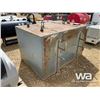 Image 2 : SQUARE 2,240L TANK