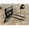 Image 2 : SKID STEER PALLET FORKS