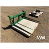 Image 2 : JOHN DEERE BALE SPEAR