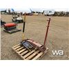 Image 4 : (2) FLOOR JACKS