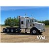 Image 2 : 2013 KENWORTH T800 TRI-DRIVE SLEEPER WINCH TRACTOR