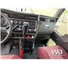 Image 8 : 2013 KENWORTH T800 TRI-DRIVE WINCH TRACTOR