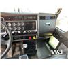 Image 8 : 2015 KENWORTH W900 T/A SLEEPER TRUCK TRACTOR