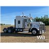 Image 2 : 2014 KENWORTH W900 T/A SLEEPER TRUCK TRACTOR