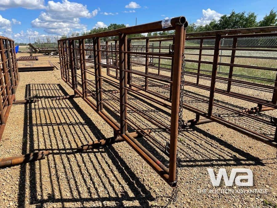 22 Ftgate (2) FREESTANDING 6 X 24 FT. PANELS W/ 8 FT. GATE - Weaver Bros ...