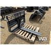 Image 2 : HYD. SKID STEER 48" PALLET FORKS