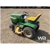 Image 4 : JOHN DEERE 314 LAWN TRACTOR