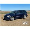 Image 1 : 2013 CHRYSLER TOWN & COUNTRY 6-PASSENGER VAN