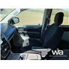 Image 7 : 2013 CHRYSLER TOWN & COUNTRY 6-PASSENGER VAN