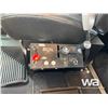 Image 12 : 2012 KENWORTH T800 TRI-DRIVE WINCH TRACTOR