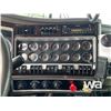 Image 9 : 2012 KENWORTH T800 TRI-DRIVE WINCH TRACTOR