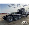 Image 3 : 2005 PETERBILT 378 TRI-DRIVE WINCH TRACTOR