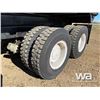 Image 22 : 1986 KENWORTH C500 402 IN T/A T/A BED TRUCK