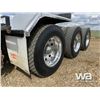 Image 15 : 2018 KENWORTH T800 TRI-DRIVE SLEEPER TRUCK