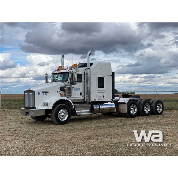 2018 KENWORTH T800 TRI-DRIVE SLEEPER TRUCK