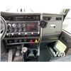 Image 8 : 2018 KENWORTH T800 TRI-DRIVE SLEEPER TRUCK