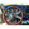 Image 10 : 2018 KENWORTH T800 TRI-DRIVE SLEEPER TRUCK