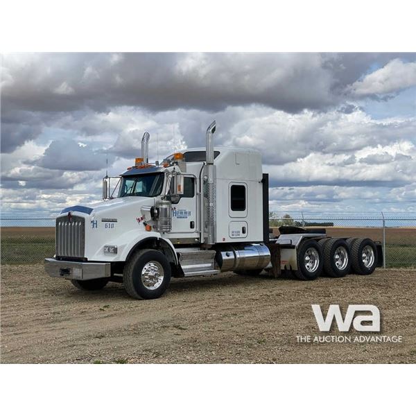 2018 KENWORTH T800 TRI-DRIVE SLEEPER TRUCK