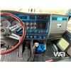 Image 8 : 2018 KENWORTH T800 TRI-DRIVE SLEEPER TRUCK