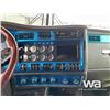 Image 9 : 2018 KENWORTH T800 TRI-DRIVE SLEEPER TRUCK
