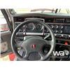 Image 10 : 2015 KENWORTH T800 TRI-DRIVE SLEEPER TRUCK