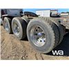 Image 19 : 2015 KENWORTH T800 TRI-DRIVE SLEEPER TRUCK