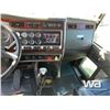 Image 8 : 2015 KENWORTH T800 TRI-DRIVE SLEEPER TRUCK