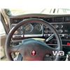 Image 10 : 2015 KENWORTH T800 TRI-DRIVE SLEEPER TRUCK