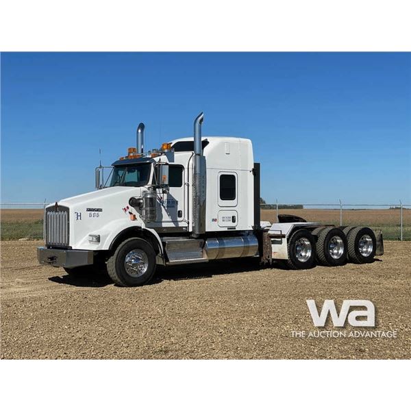 2015 KENWORTH T800 TRI-DRIVE SLEEPER TRUCK